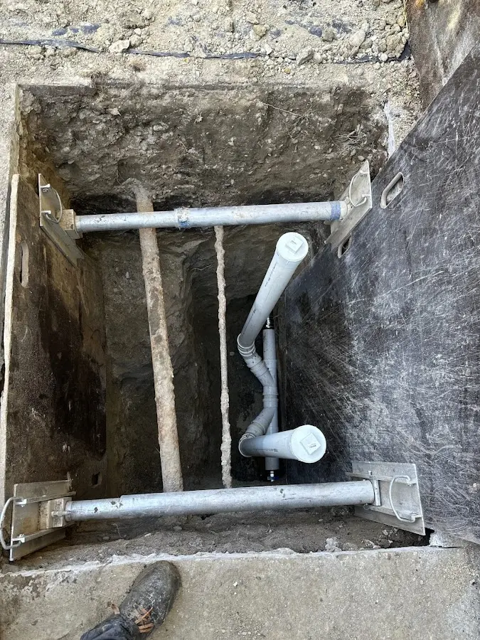 Experienced plumber completing Drain Cleaning work in Juno Beach